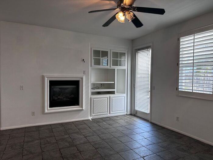 24158 View Pointe Ln - Photo 2 of 9