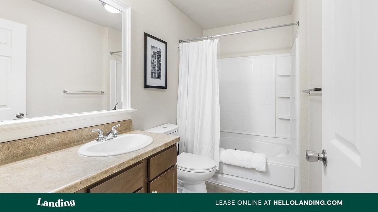 97 Market Pointe Dr - Photo 5 of 50