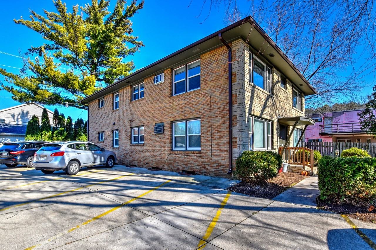 4210 Lumley Rd - Photo 3 of 4