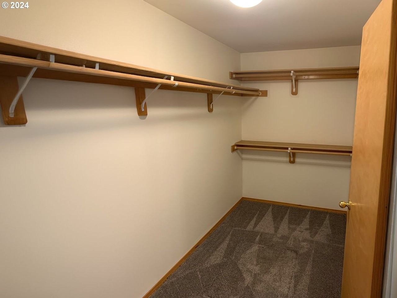 2262 Ne 162nd Ave - Photo 7 of 18