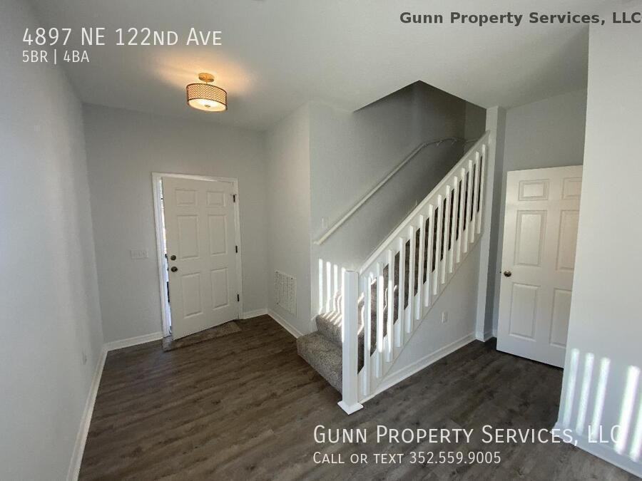 4897 Ne 122nd Ave - Photo 2 of 28