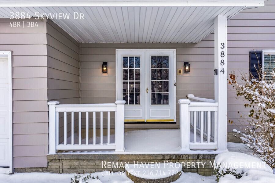 3884 Skyview Dr - Photo 3 of 40