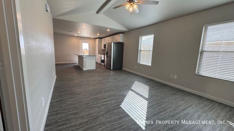 306 E 77th St - Photo 4 of 25