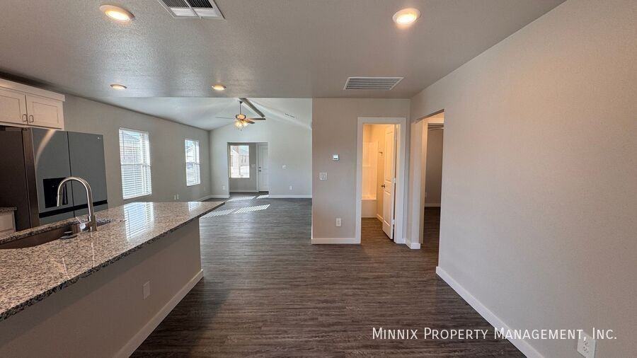 306 E 77th St - Photo 6 of 25