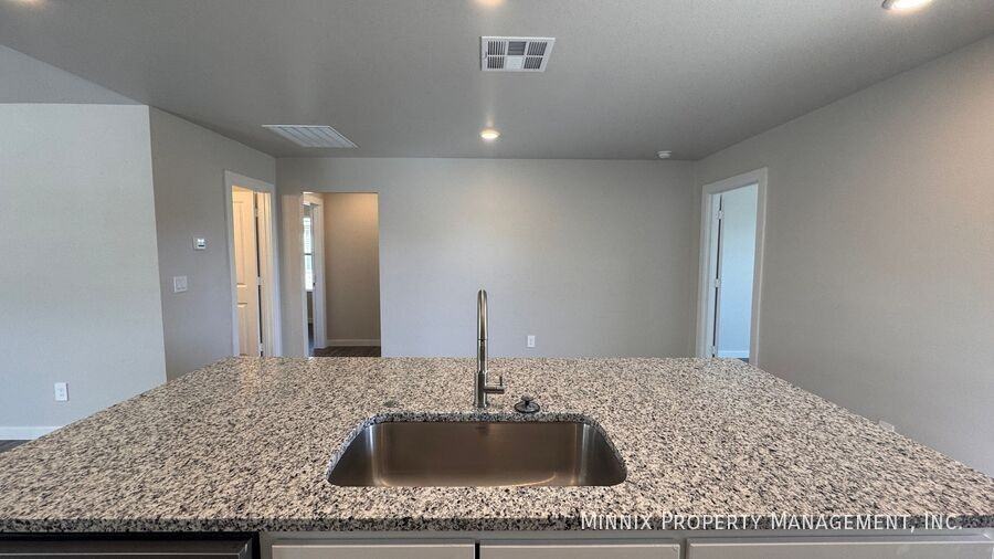 306 E 77th St - Photo 7 of 25