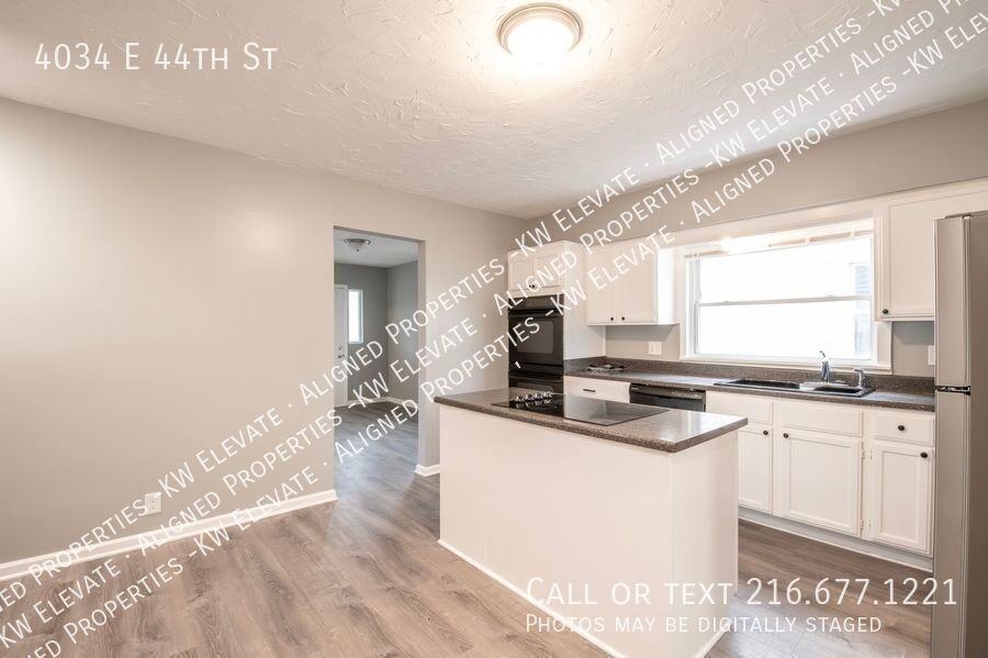 4034 E 44th St - Photo 3 of 25