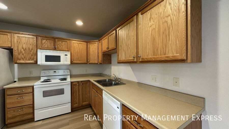 326 N 9th Ave - Photo 2 of 20