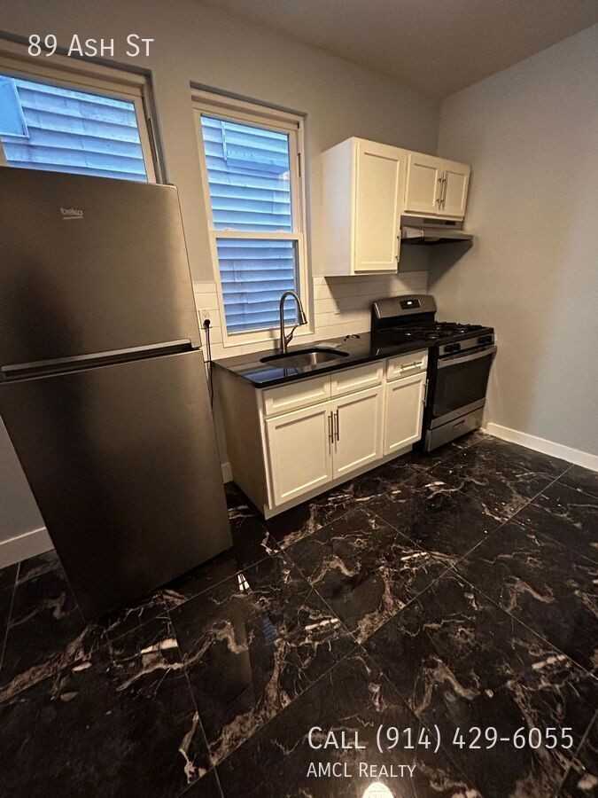 89 Ash Street - Photo 5 of 6