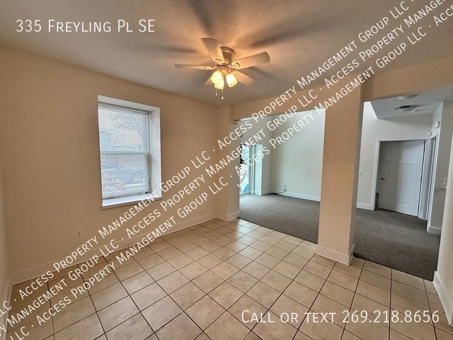 335 Freyling Pl Se - Photo 3 of 41