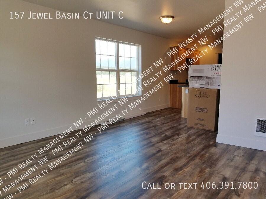 157 Jewel Basin Ct Apt C - Photo 3 of 16
