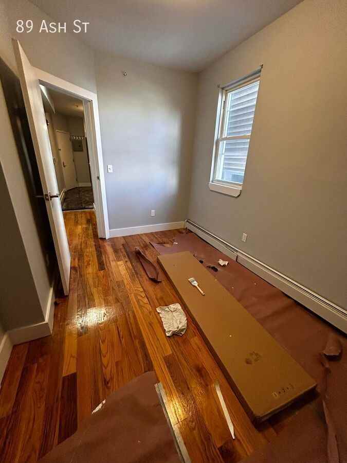 89 Ash St - Photo 4 of 7