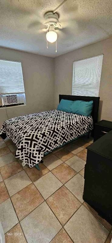 1069 W 30th St - Photo 6 of 7