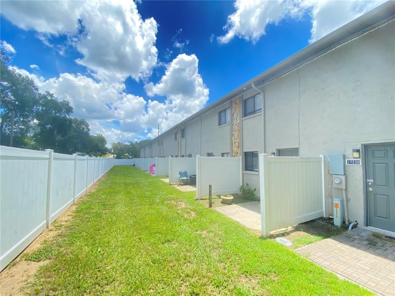 37220 Majestic Oak Ct #37220 - Photo 6 of 11