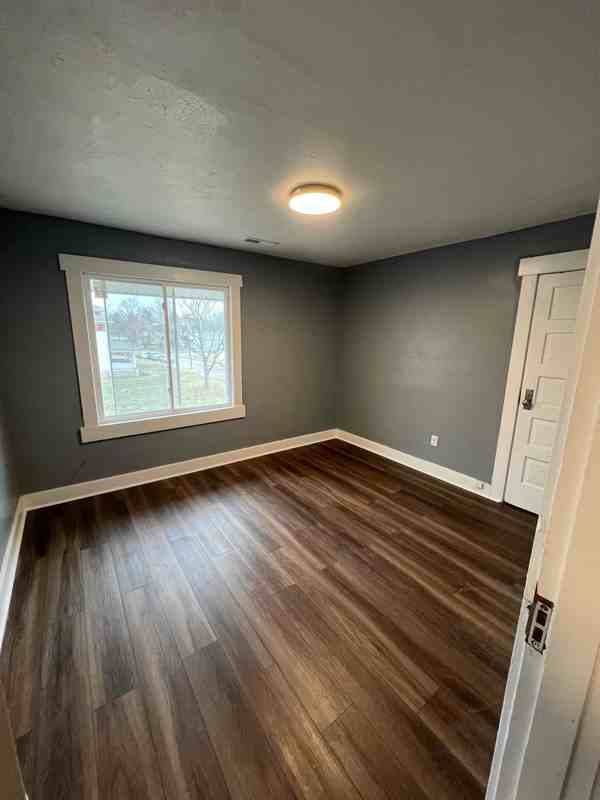 929 Five Oaks Ave - Photo 6 of 13