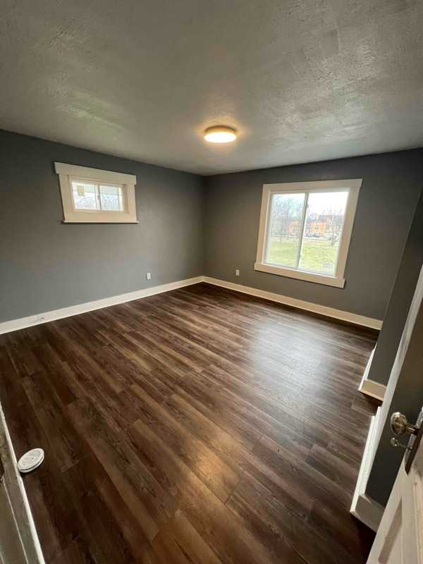 929 Five Oaks Ave - Photo 7 of 13