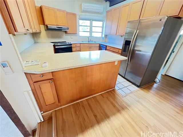 2161 Manoa Rd - Photo 3 of 8