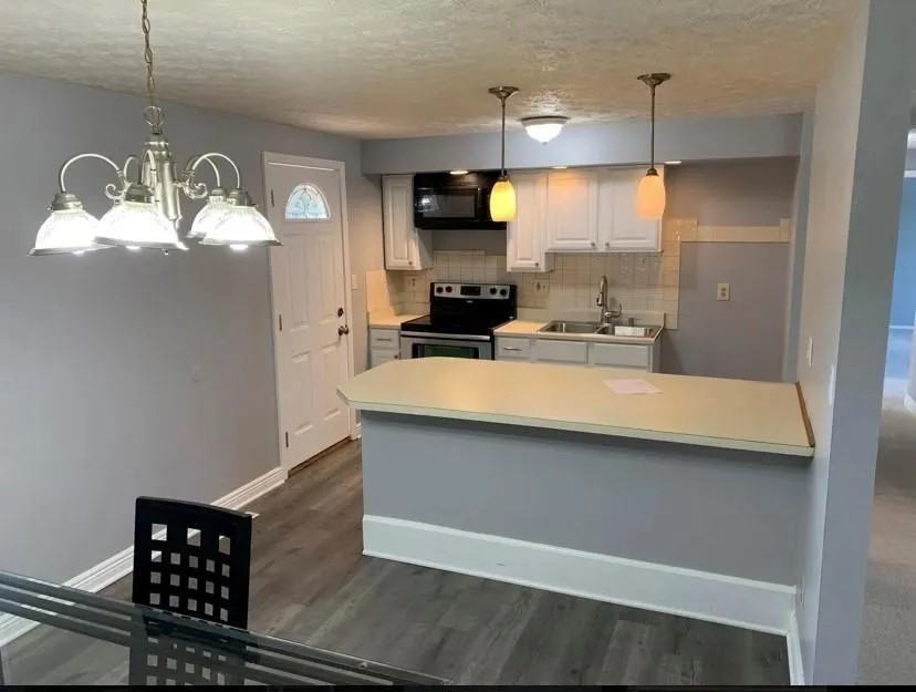 2755 Southridge Dr - Photo 3 of 4