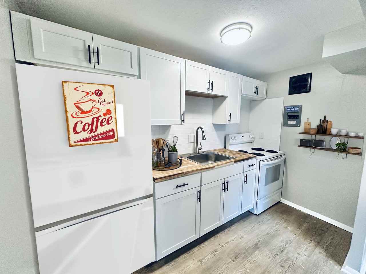 21480 Sheldon Rd. - Photo 6 of 11