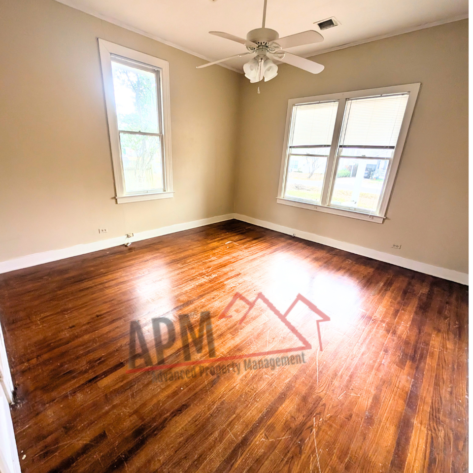 403 K Street - Photo 4 of 8