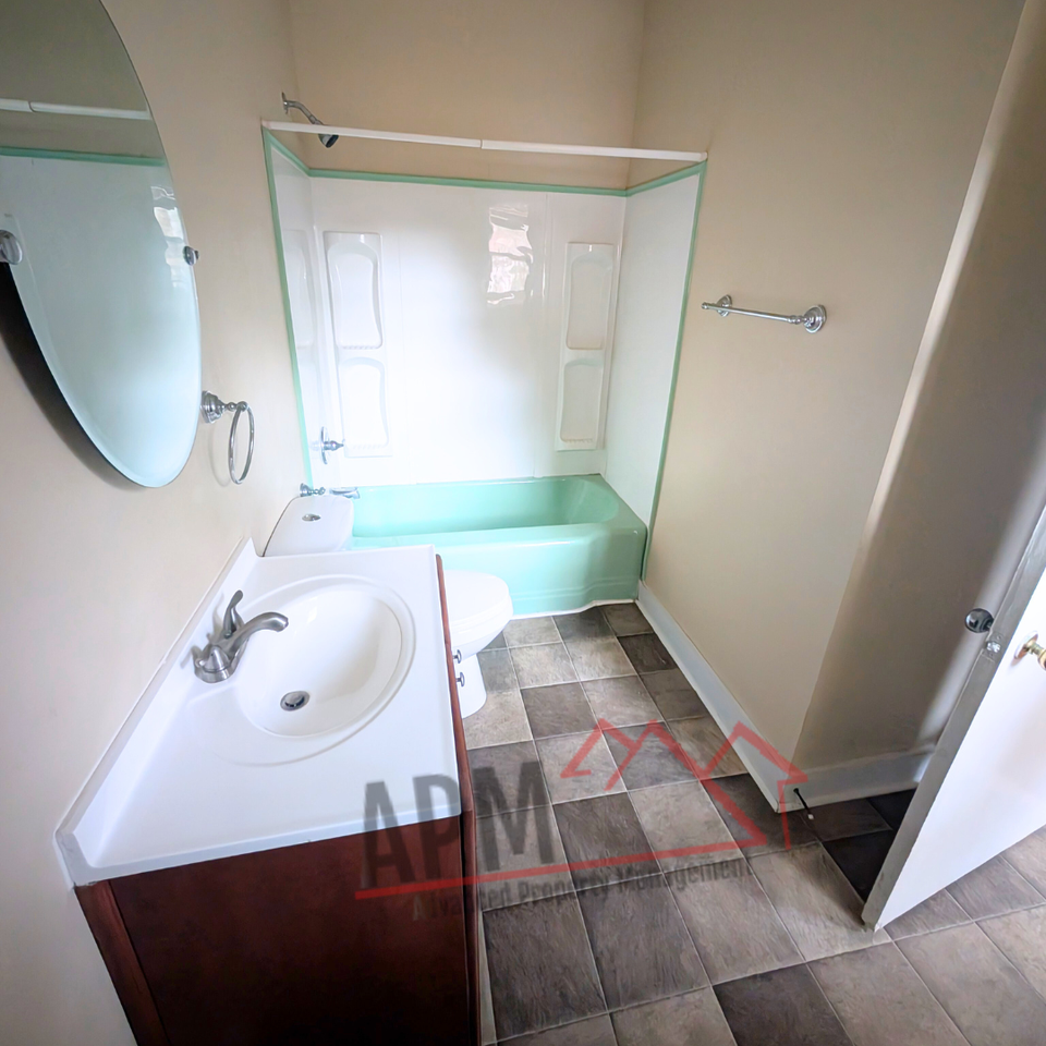 403 K Street - Photo 5 of 8