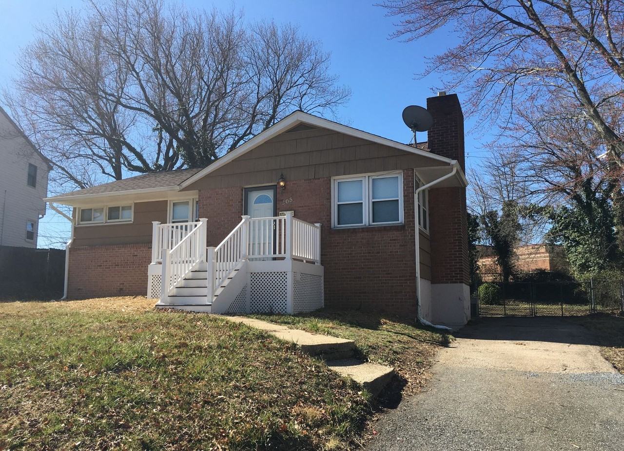 205 Coronet Dr - Photo 2 of 22