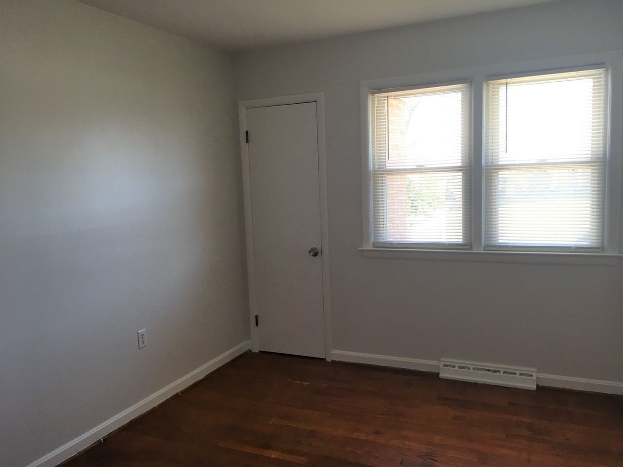 205 Coronet Dr - Photo 3 of 22