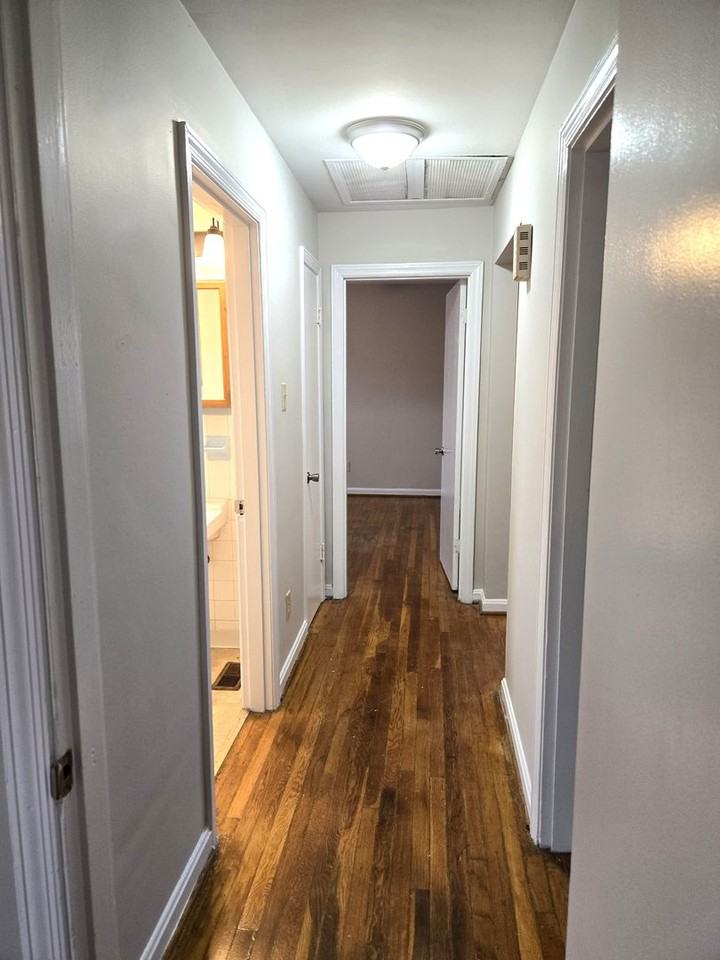 401 Springhill Dr - Photo 6 of 20
