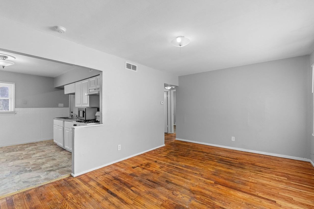 8433 1st St - Photo 6 of 18