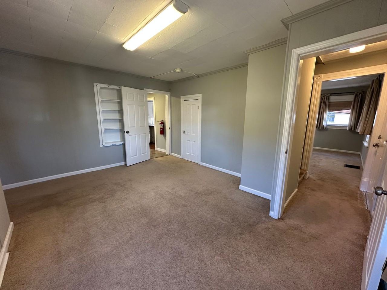 263 Bell St - Photo 3 of 19