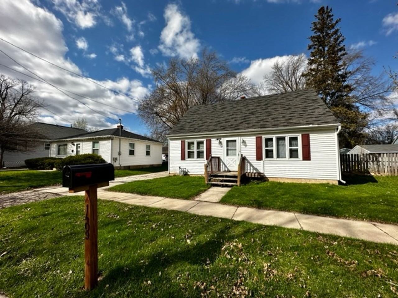 1409 Mccormick St - Photo 3 of 25