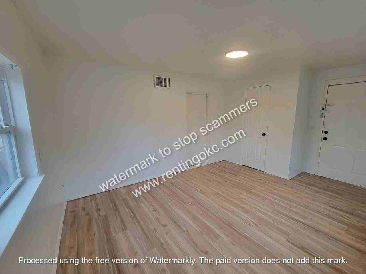 1148 Se 19th Ter - Photo 3 of 18