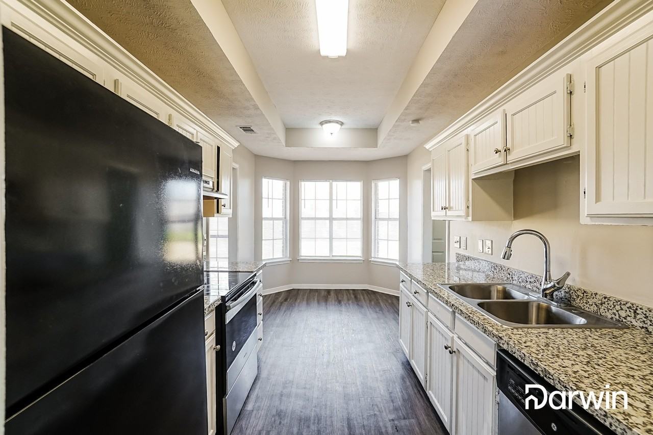 615 Olympic Dr - Photo 3 of 15