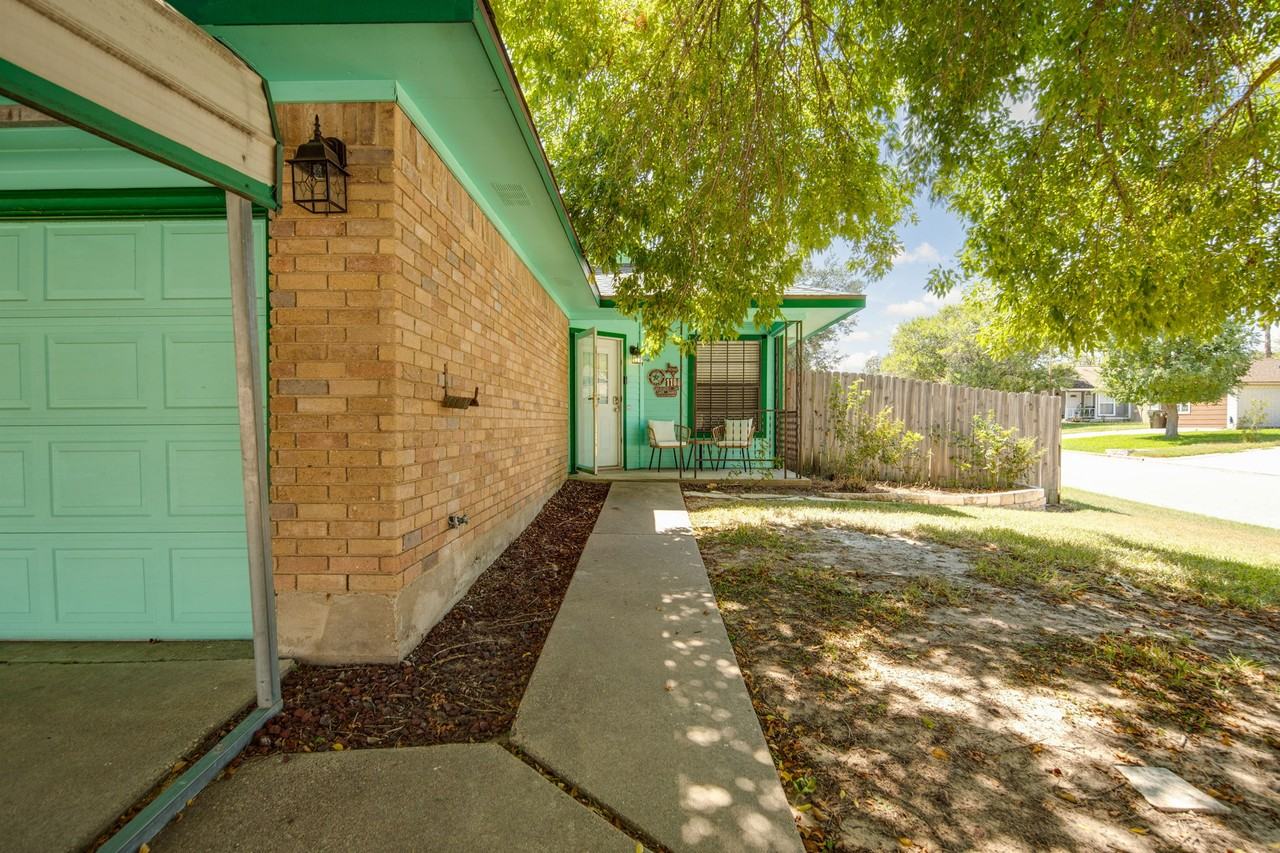 1100 Weatherly Dr #NA - Photo 3 of 18