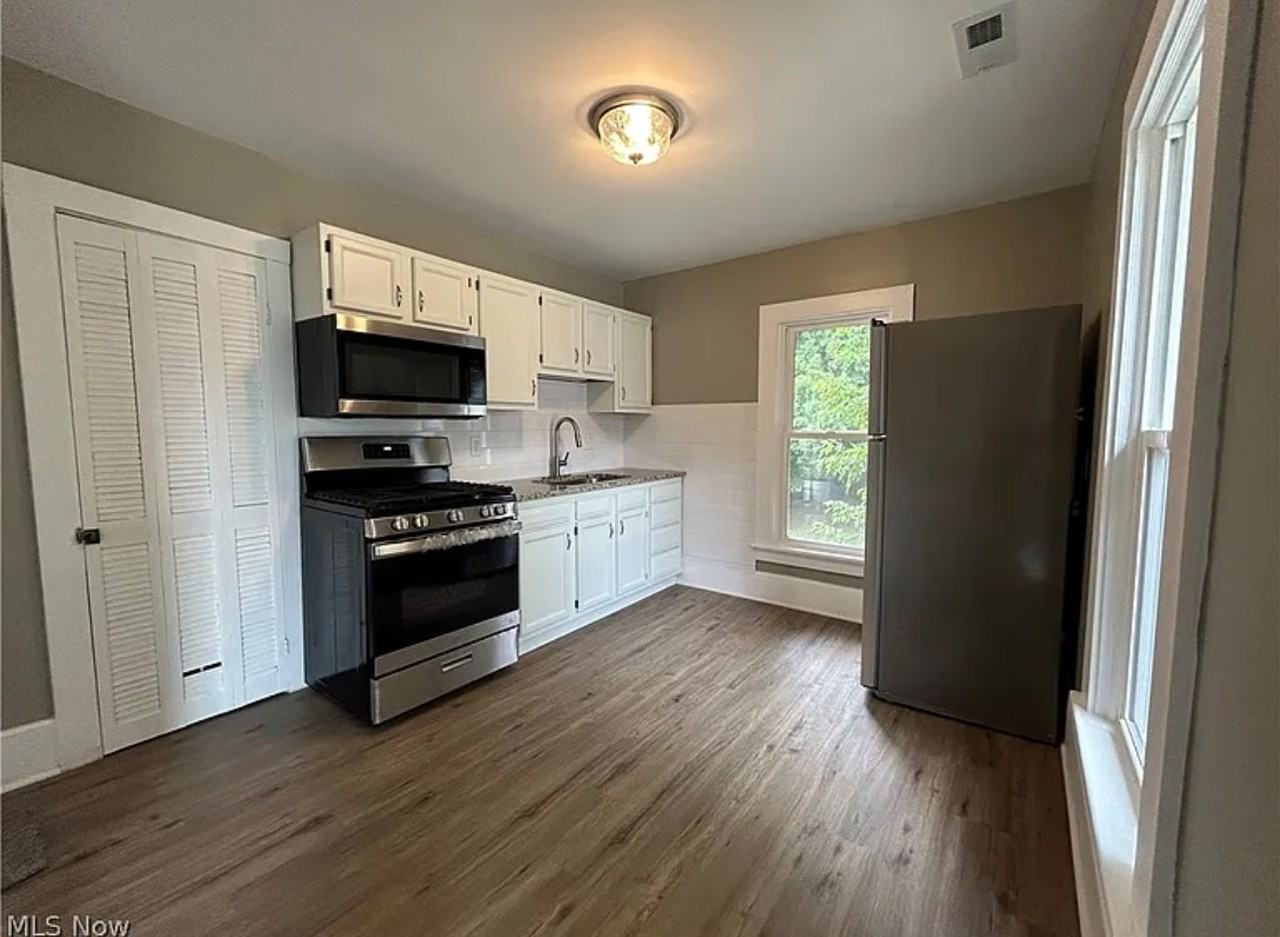 24 Marshall St #B - Photo 3 of 10