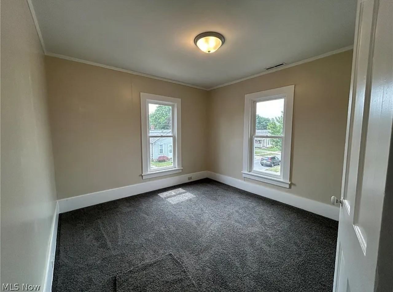 24 Marshall St #B - Photo 4 of 10