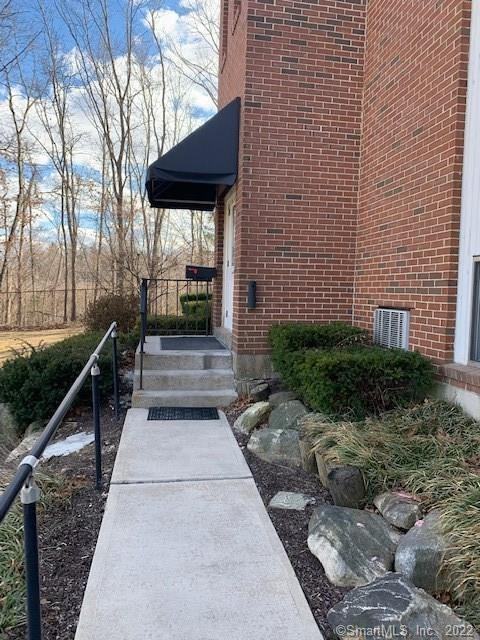 211 Highland Ave #1B - Photo 2 of 10