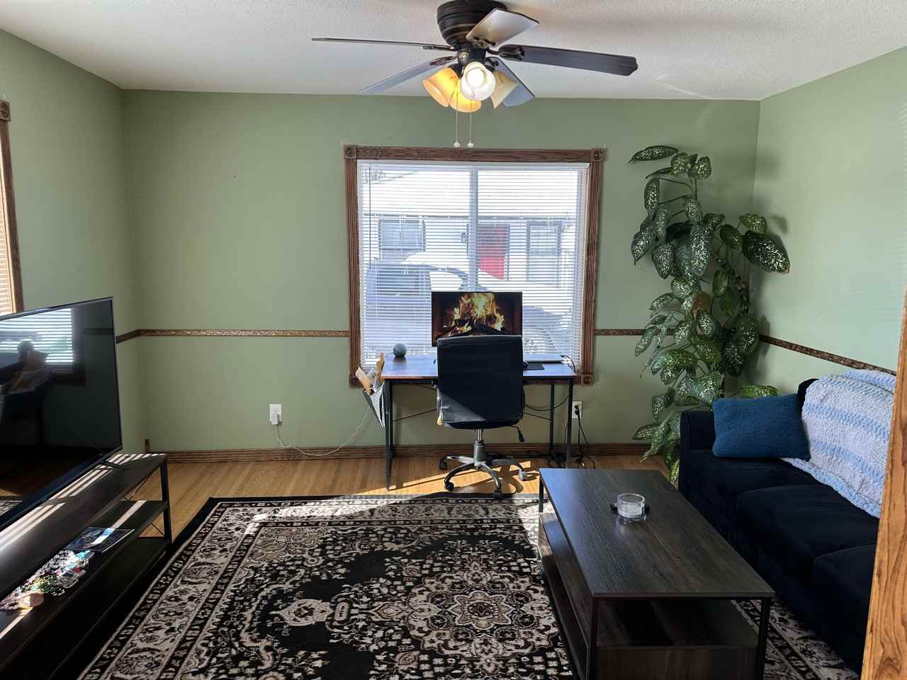 315 8th Ave Se #1 - Photo 2 of 8