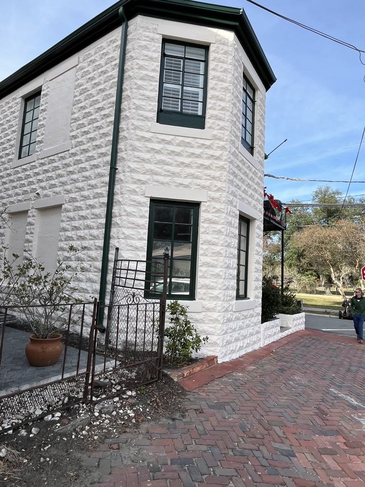 245 Lincoln St #NA - Photo 4 of 35