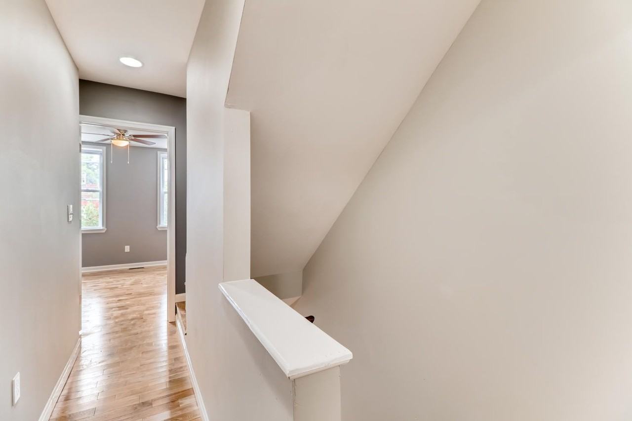 3322 Hudson St - Photo 2 of 33