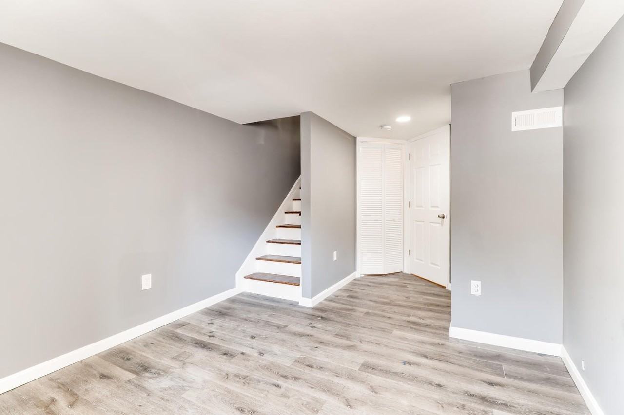 3322 Hudson St - Photo 4 of 33