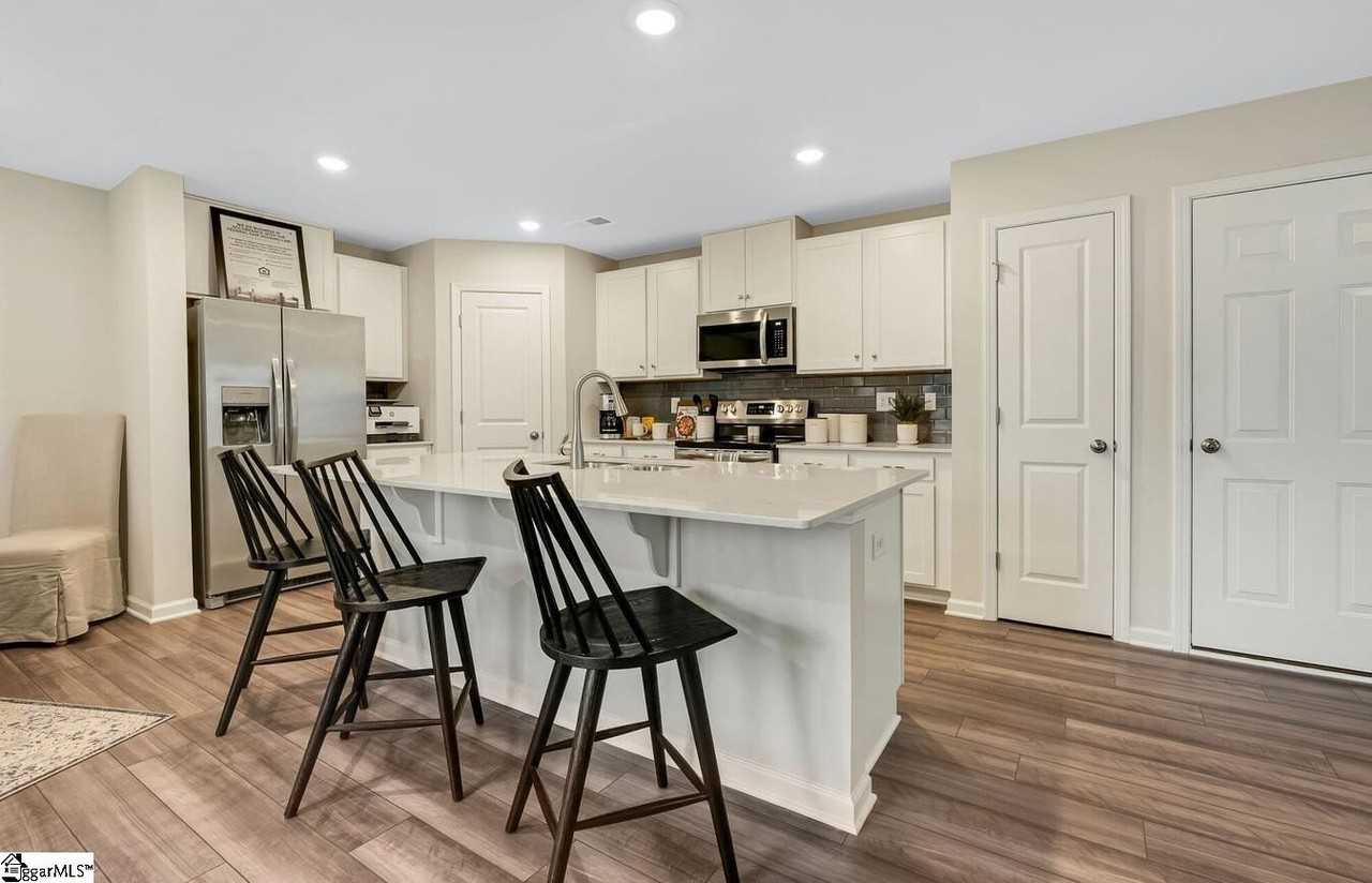 2011 Kinbrace Ct #C2 - Photo 2 of 10