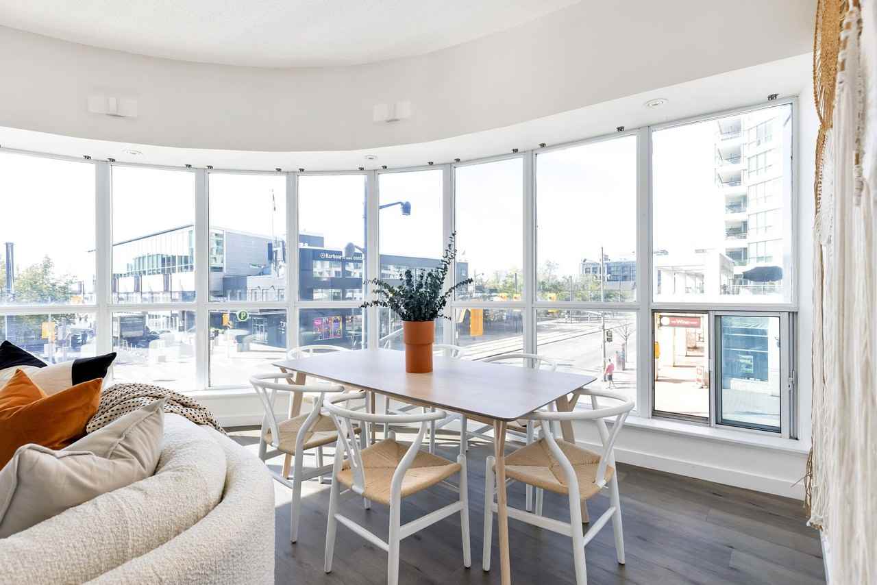 218 Queens Quay West #209 - Photo 3 of 30