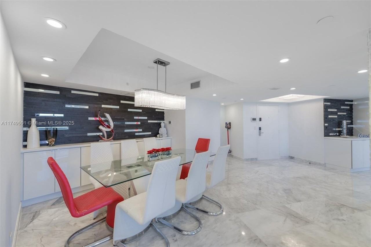 19195 Mystic Pointe Dr #2707 - Photo 5 of 50