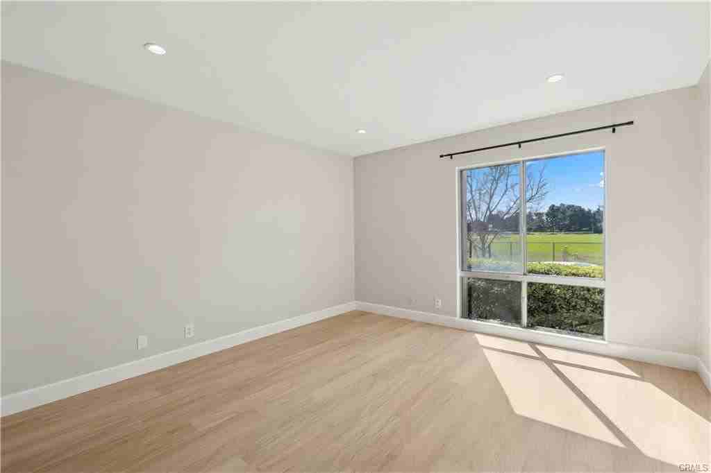 2520 Vista Del Oro - Photo 3 of 8