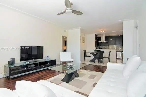 1333 15th St #2 - Photo 2 of 8