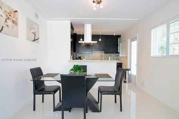 1333 15th St #2 - Photo 3 of 8