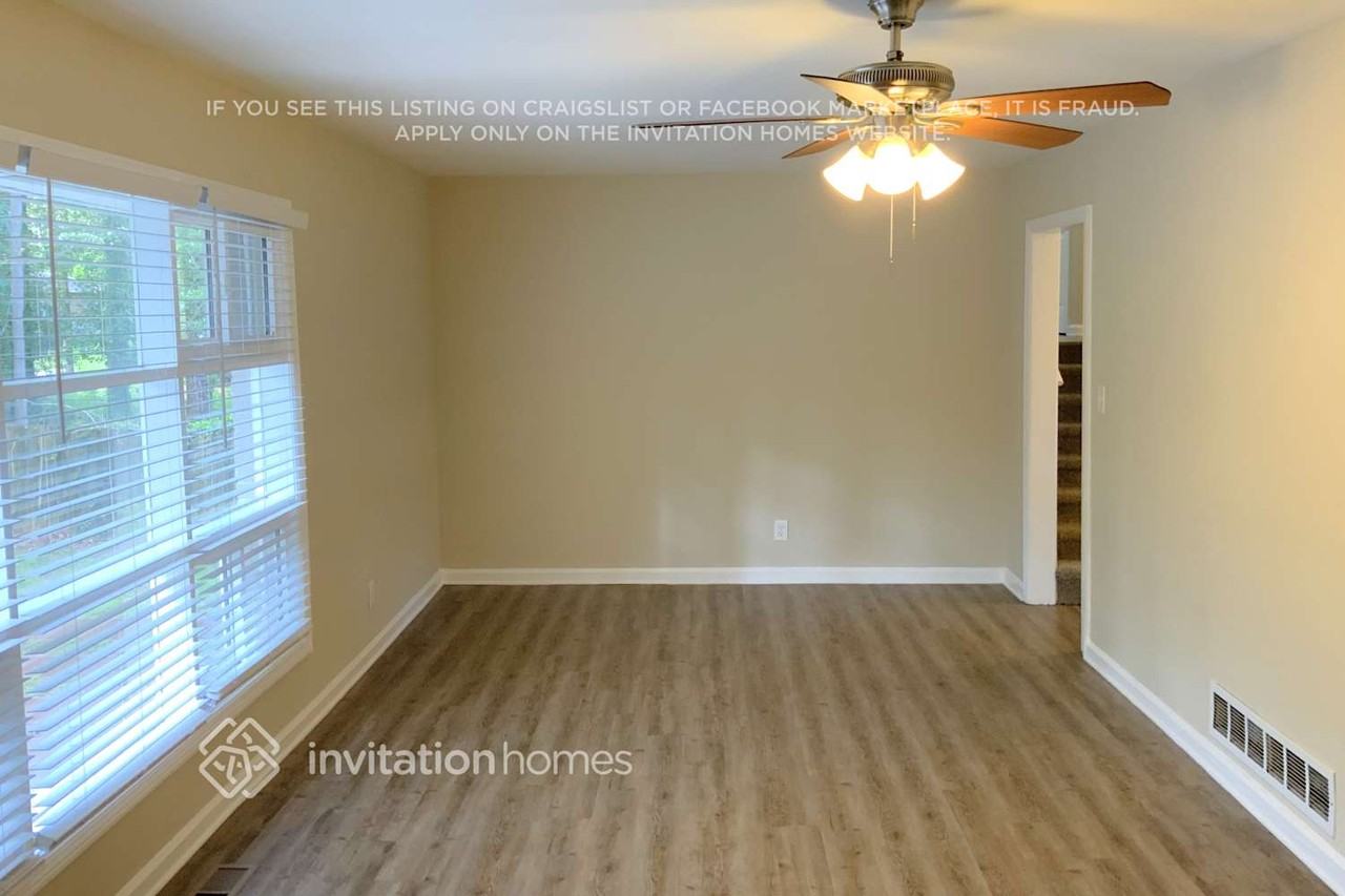 2178 Bollingbrook Drive Southwest - Photo 2 of 20