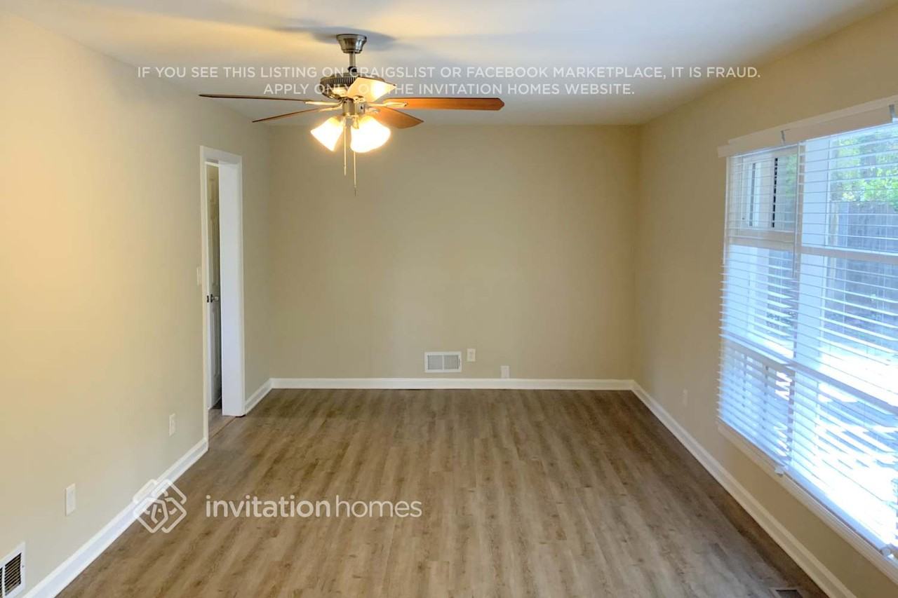 2178 Bollingbrook Drive Southwest - Photo 3 of 20