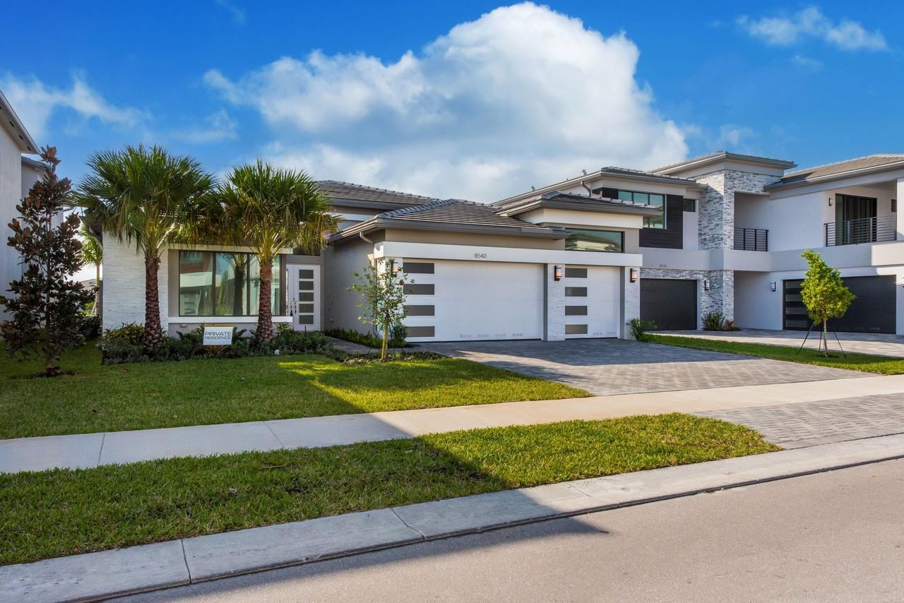 8540 Ganton Dr - Photo 4 of 40