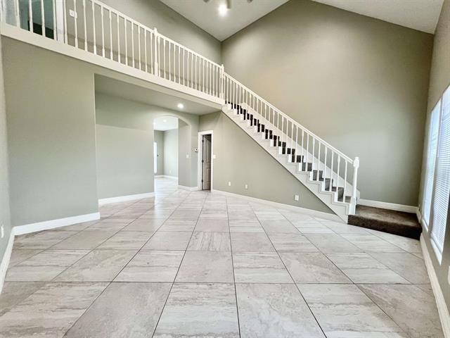 2815 Amber Ave - Photo 2 of 23